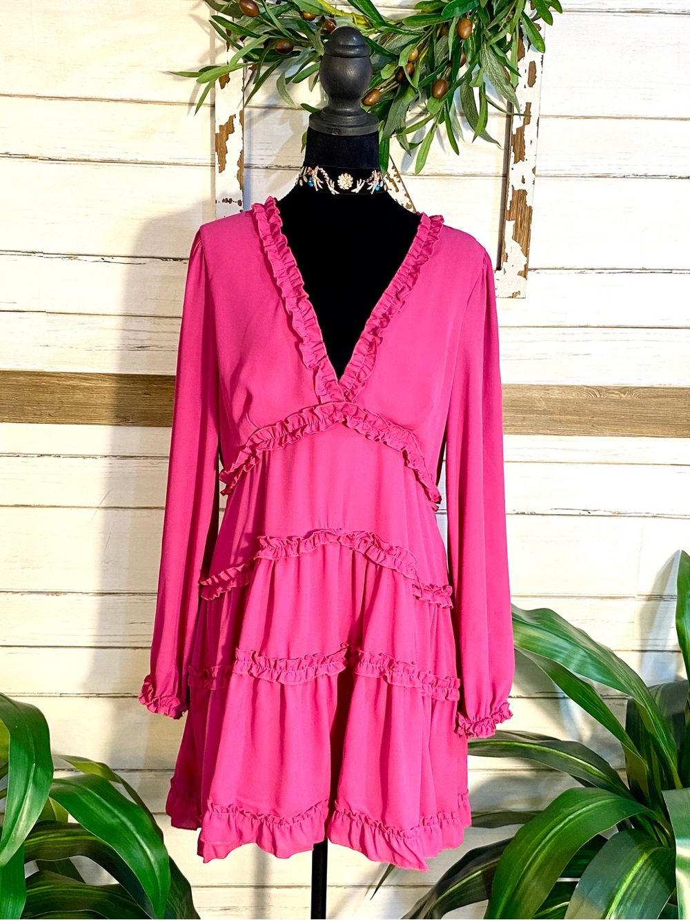 Lulus NWOT Fuchsia Tiered & Ruffled Mini Dress